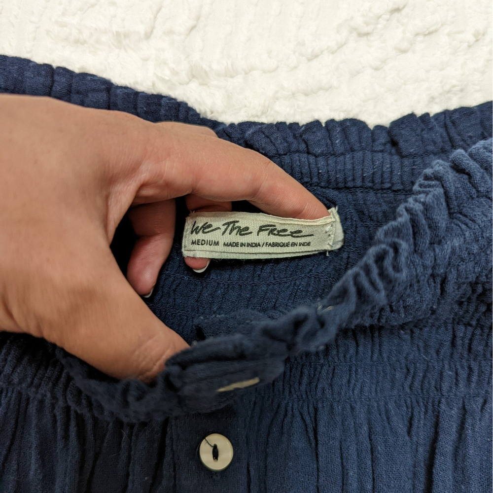 We The Free Women's Size Medium Cropped 3/4 Sleeve Boat Neck Peasant Top - Picture 3 of 4